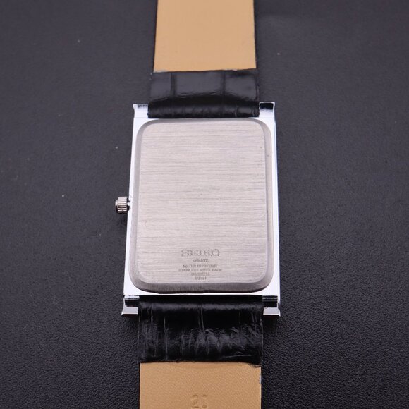 Vintage Seiko Slim Quartz Gentlemen's Wrist Watch  - FREE SHIPPING - Picture 10 of 13